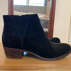 Lucky brand size 8M black bootie